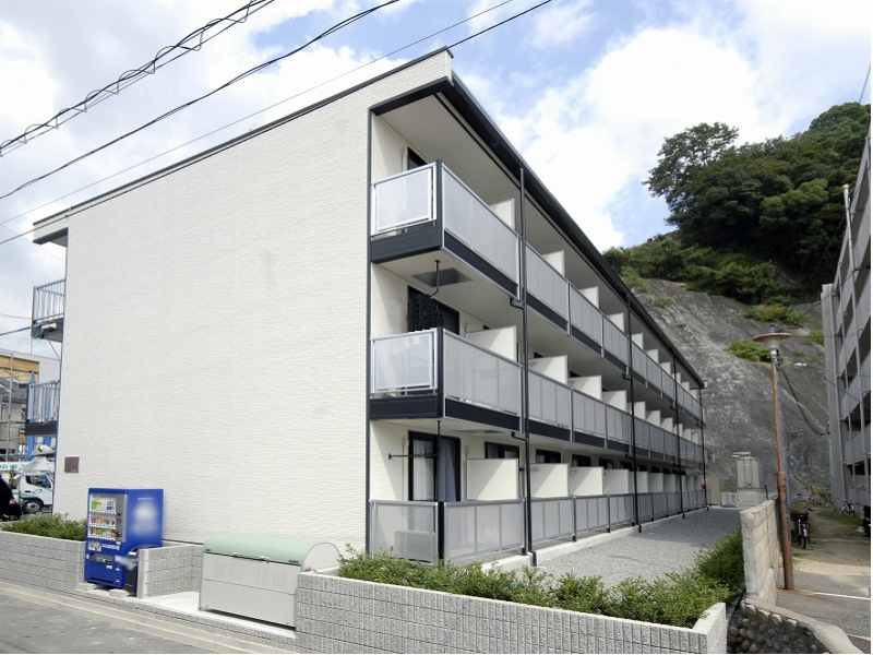 安芸阿賀駅より徒歩4分 築18年6ヶ月 3階建の賃貸物件