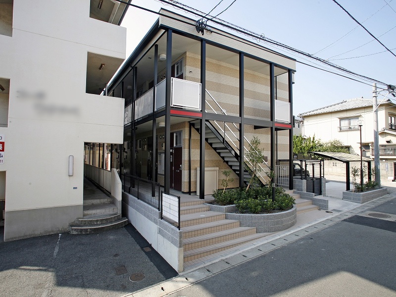 別府駅より徒歩8分 築18年2ヶ月 2階建の賃貸物件