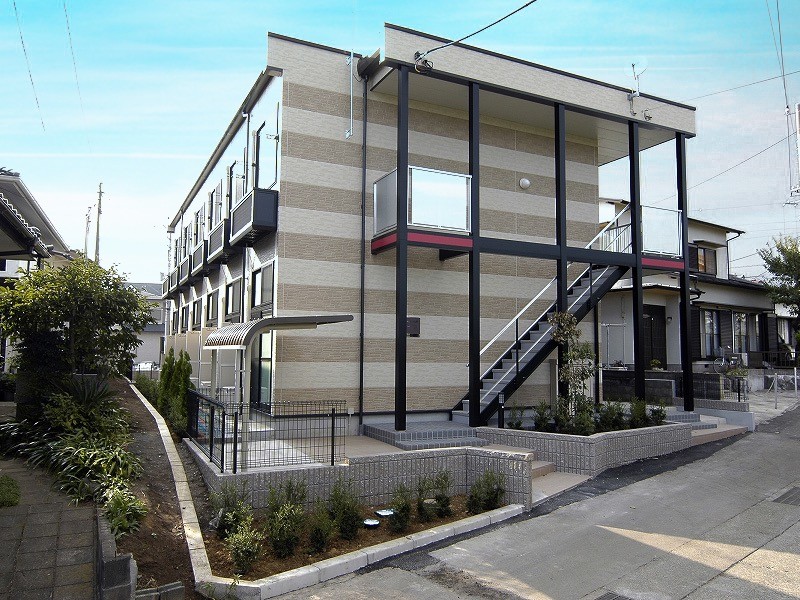 沼津駅よりバス16分 築18年3ヶ月 2階建の賃貸物件