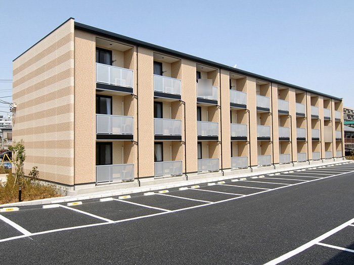 吉川駅より徒歩7分 2階 築17年7ヶ月の賃貸物件