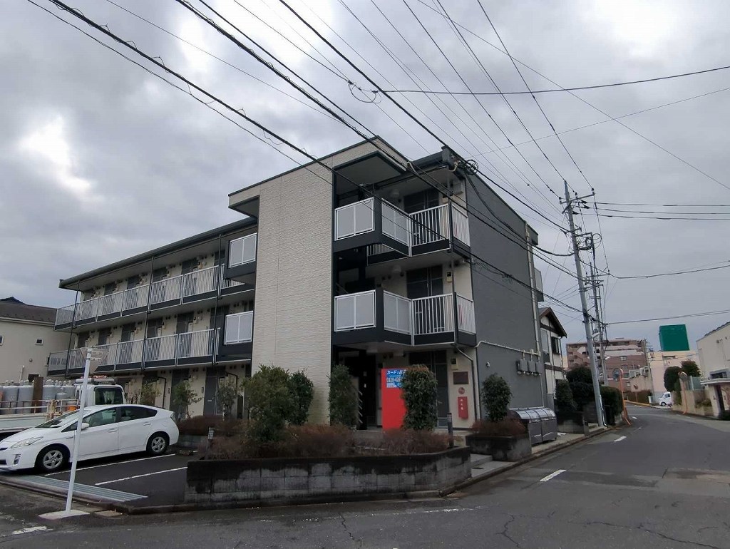 秋川駅より徒歩10分 築17年1ヶ月 3階建の賃貸物件
