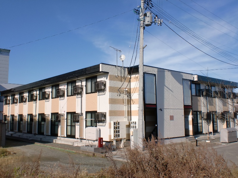 米沢駅よりバス9分 築17年10ヶ月 2階建の賃貸物件