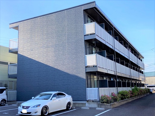 小牧原駅より徒歩9分 築17年11ヶ月 3階建の賃貸物件