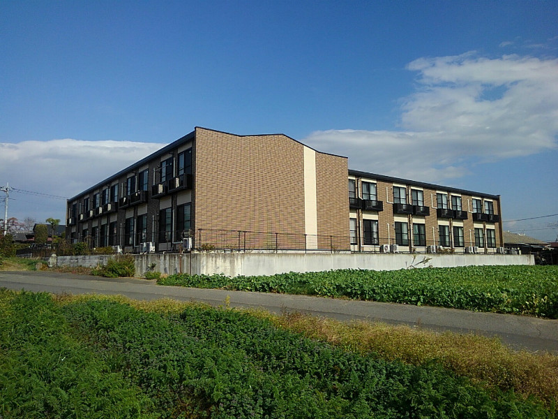 群馬総社駅よりバス7分 築18年2ヶ月 2階建の賃貸物件