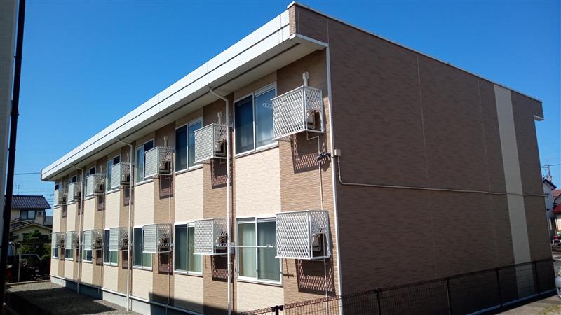 富山駅よりバス18分 築17年10ヶ月 2階建の賃貸物件
