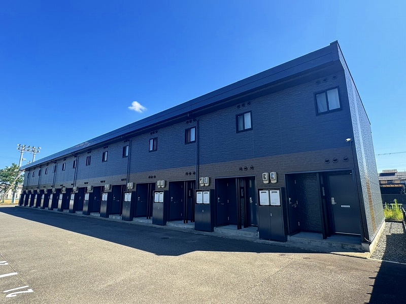 福井駅よりバス31分 築18年2ヶ月 2階建の賃貸物件