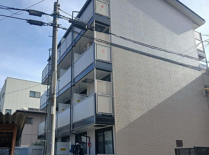 鳥羽街道駅より徒歩5分 築17年10ヶ月 4階建の賃貸物件