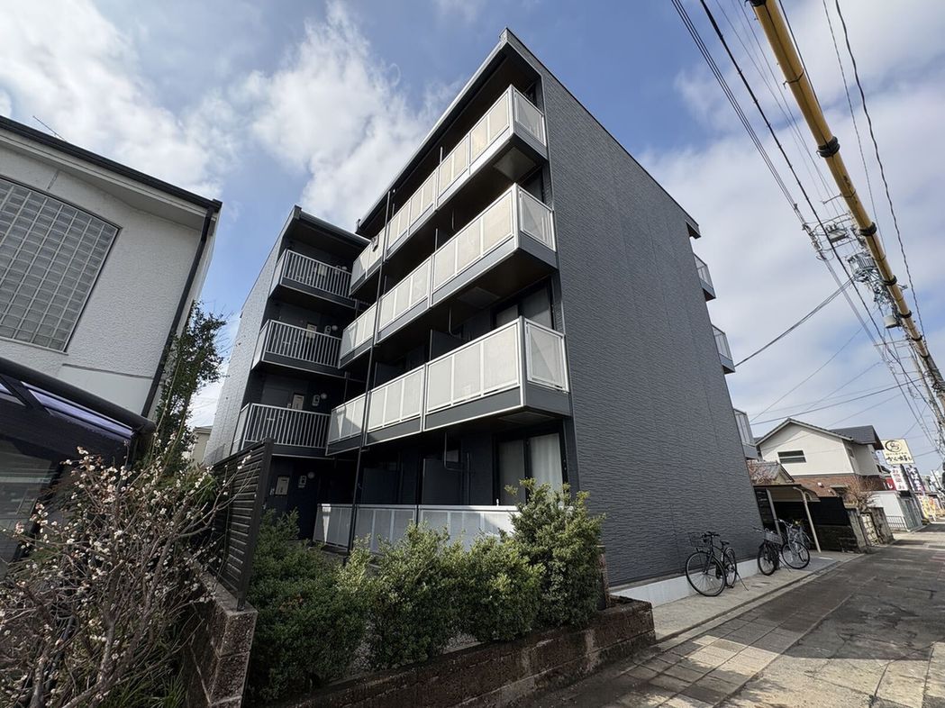 東岡崎駅より徒歩20分 築17年9ヶ月 4階建の賃貸物件