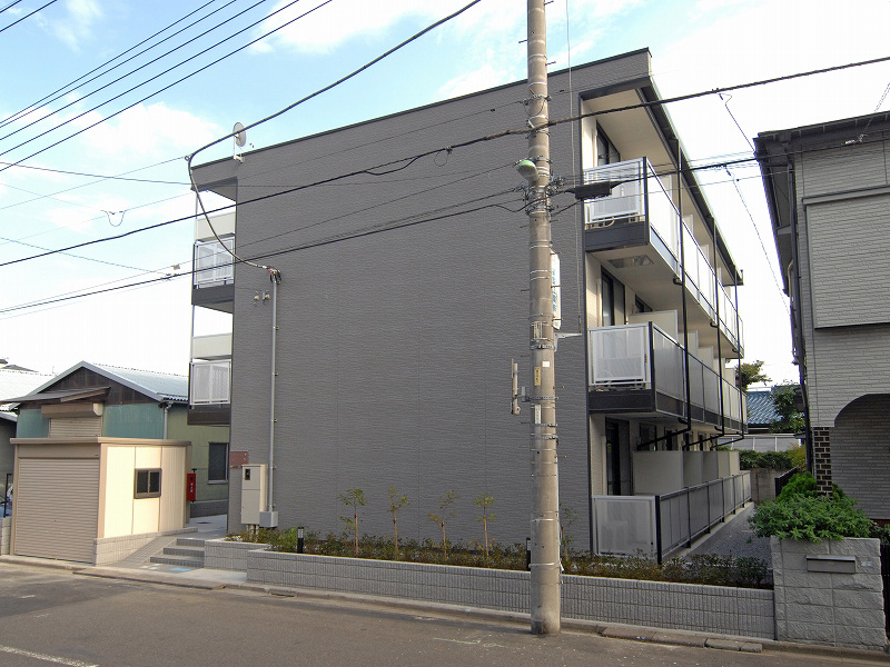 レオパレスアヴリオ 3階 築18年3ヶ月の賃貸物件