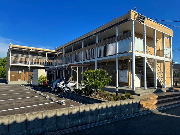 清洲駅より徒歩23分 築17年8ヶ月 2階建の賃貸物件