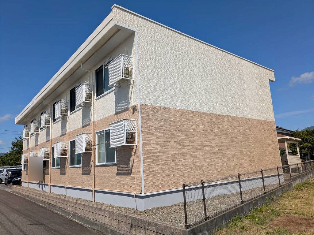 敦賀駅よりバス14分 築17年11ヶ月 2階建の賃貸物件