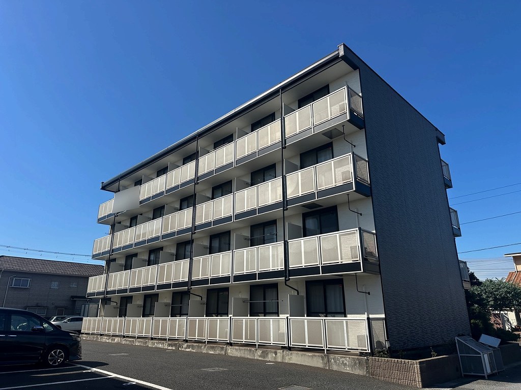 青堀駅より徒歩7分 築17年10ヶ月 4階建の賃貸物件