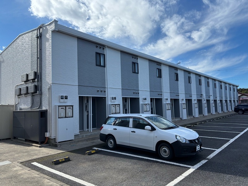 鹿島神宮駅よりバス30分 築18年2ヶ月 2階建の賃貸物件