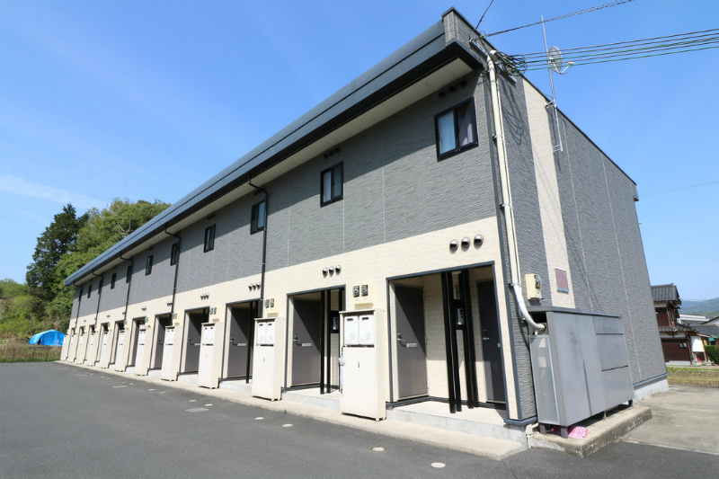 与謝野駅よりバス9分 築17年1ヶ月 2階建の賃貸物件