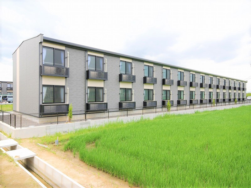 北楠駅より徒歩5分 築17年6ヶ月 2階建の賃貸物件