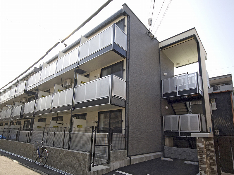 野田阪神駅より徒歩8分 築16年8ヶ月 3階建の賃貸物件