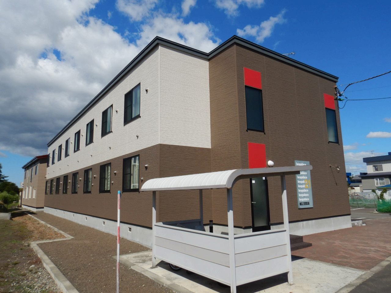 江別駅より徒歩11分 築18年2ヶ月 2階建の賃貸物件