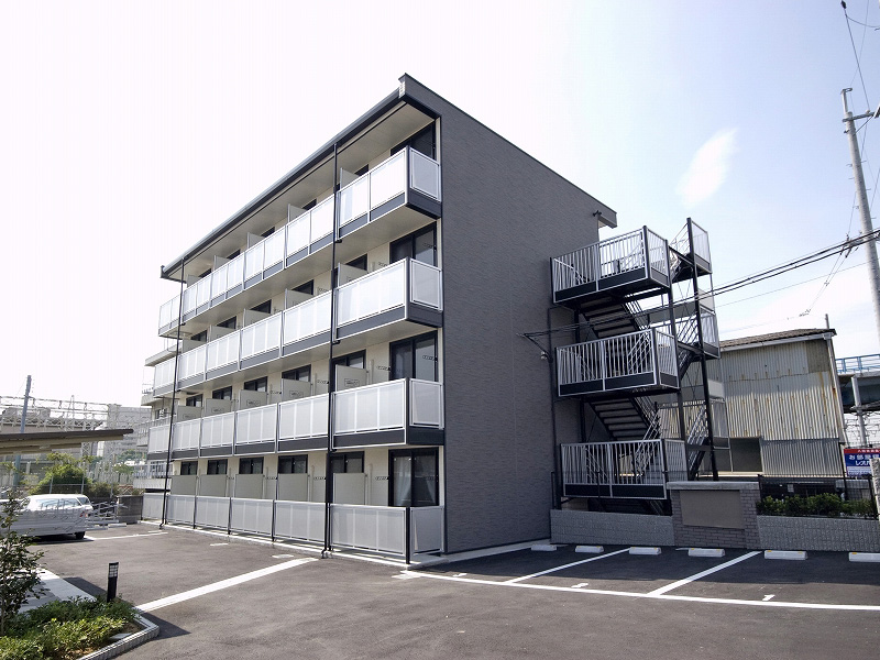 高槻市駅より徒歩12分 築17年8ヶ月 4階建の賃貸物件