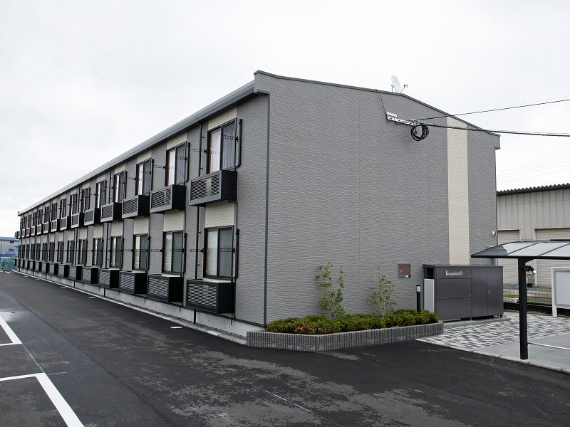 新入駅より徒歩12分 築17年6ヶ月 2階建の賃貸物件