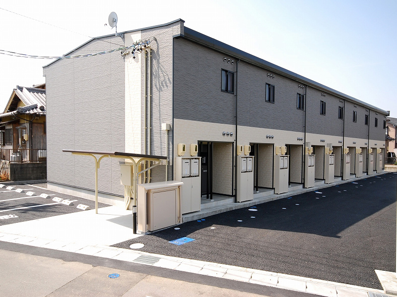 北楠駅より徒歩8分 築17年9ヶ月 2階建の賃貸物件