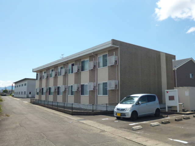 鯖江駅よりバス10分 築17年10ヶ月 2階建の賃貸物件