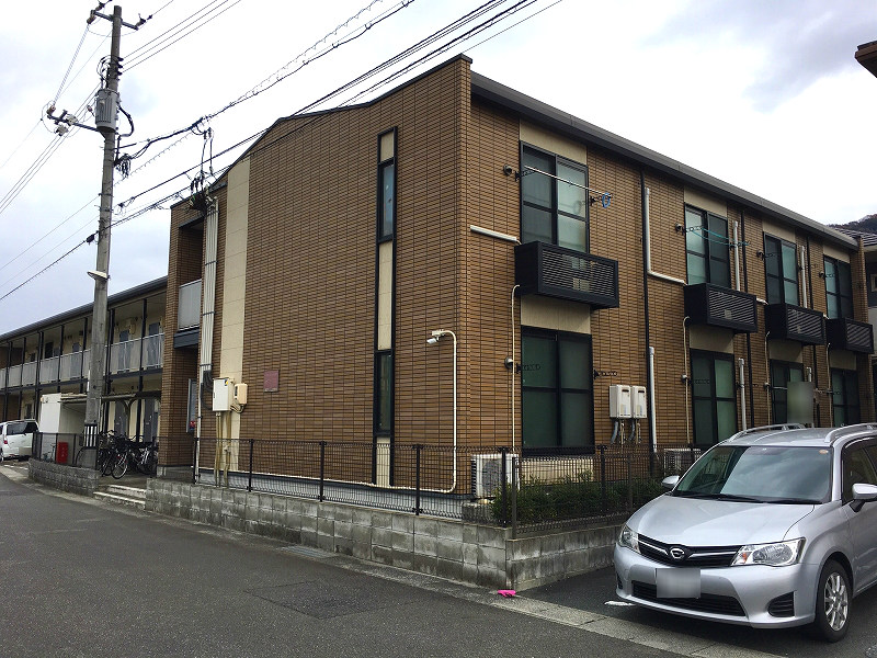 仁保津駅より徒歩3分 築17年8ヶ月 2階建の賃貸物件