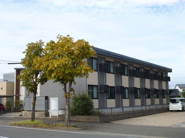 福井駅よりバス14分 築17年8ヶ月 2階建の賃貸物件