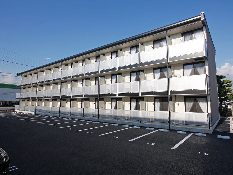 安城駅よりバス5分 築17年2ヶ月 3階建の賃貸物件