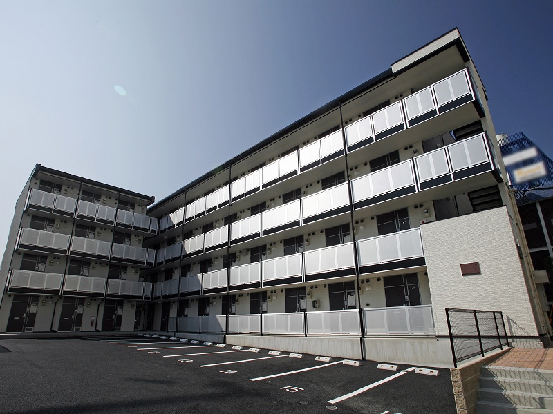 県立体育館前駅より徒歩2分 築17年1ヶ月 4階建の賃貸物件