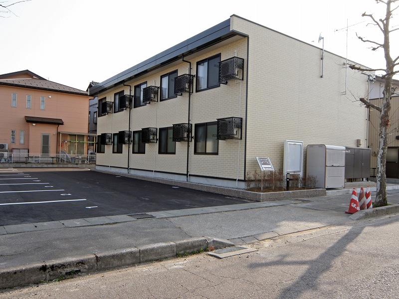 四十万駅より徒歩3分 築17年9ヶ月 2階建の賃貸物件