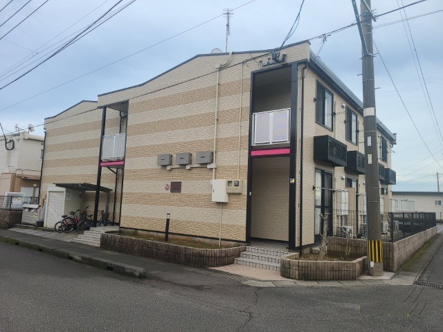 日向市駅より徒歩26分 築17年9ヶ月 2階建の賃貸物件