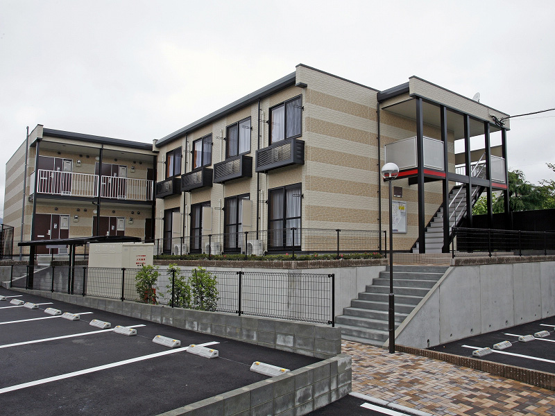 直方駅よりバス42分 築17年6ヶ月 2階建の賃貸物件