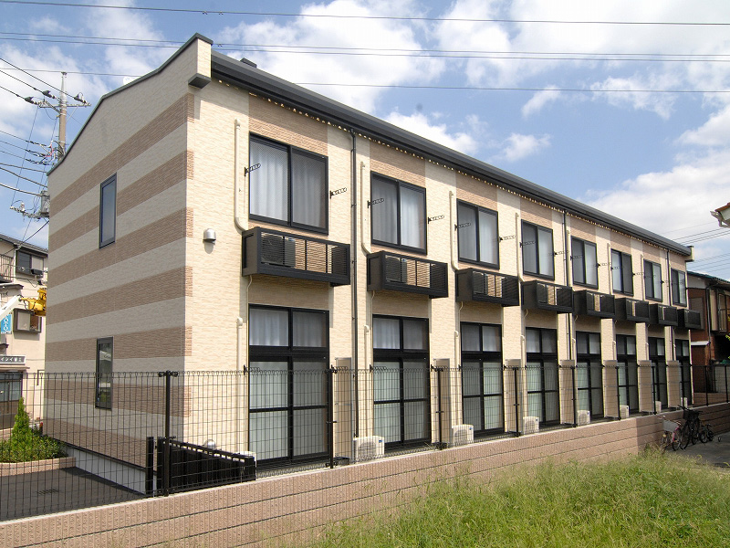 北綾瀬駅より徒歩16分 築17年2ヶ月 2階建の賃貸物件