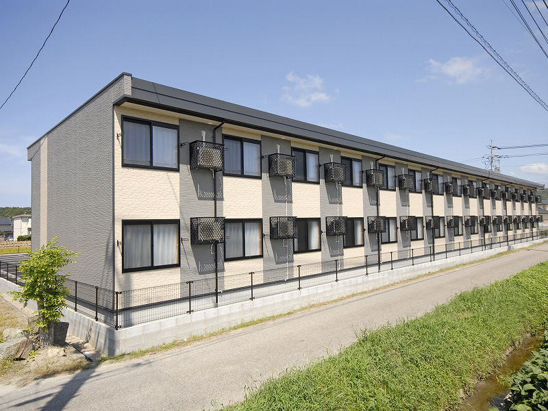 益田駅より徒歩20分 築17年1ヶ月 2階建の賃貸物件