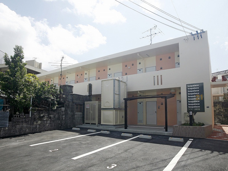 赤嶺駅より徒歩10分 築17年3ヶ月 2階建の賃貸物件