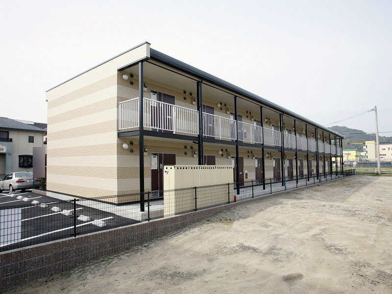 和多田駅より徒歩12分 築17年8ヶ月 2階建の賃貸物件