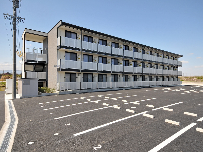 阿倉川駅より徒歩27分 築16年7ヶ月 3階建の賃貸物件