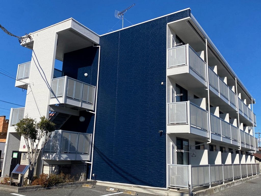 武州長瀬駅より徒歩6分 築16年9ヶ月 3階建の賃貸物件