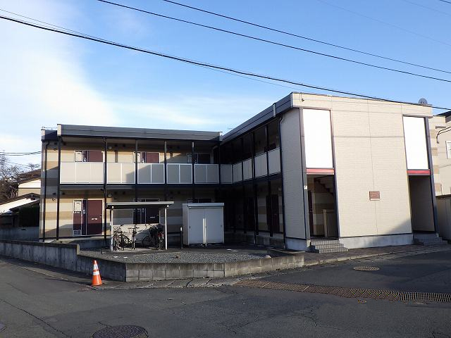 青山駅より徒歩20分 築17年6ヶ月 2階建の賃貸物件