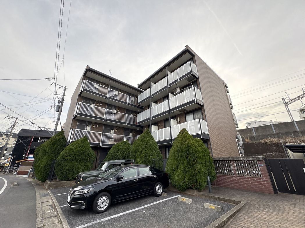 柏駅より徒歩11分 築17年 4階建の賃貸物件