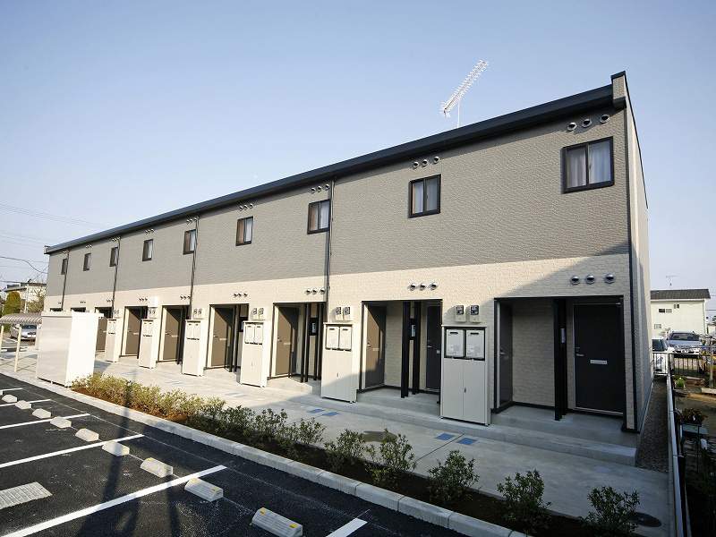 成東駅より徒歩13分 築16年9ヶ月 2階建の賃貸物件