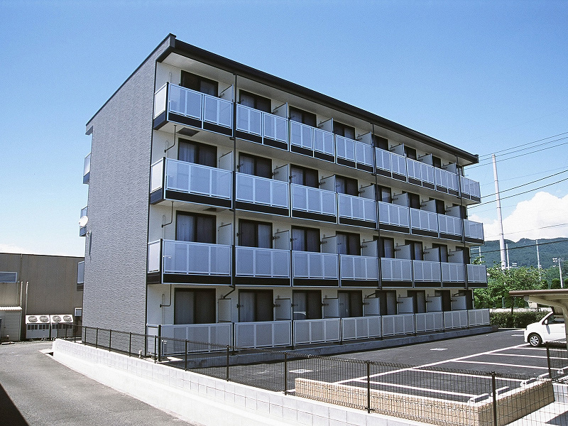 甲府駅より徒歩13分 築16年11ヶ月 4階建の賃貸物件