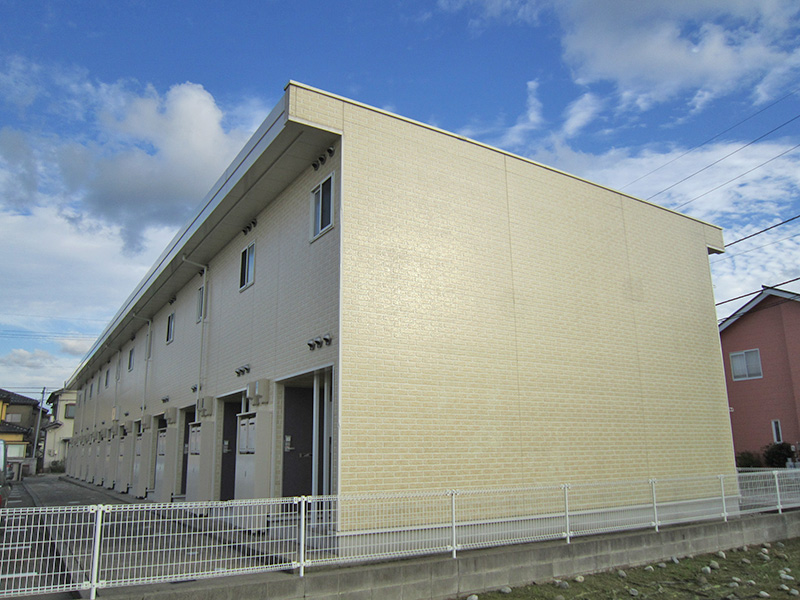 津幡駅よりバス5分 築17年3ヶ月 2階建の賃貸物件