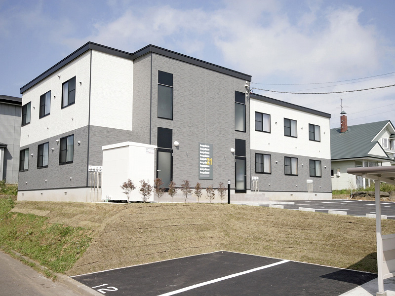 東室蘭駅よりバス20分 築17年3ヶ月 2階建の賃貸物件