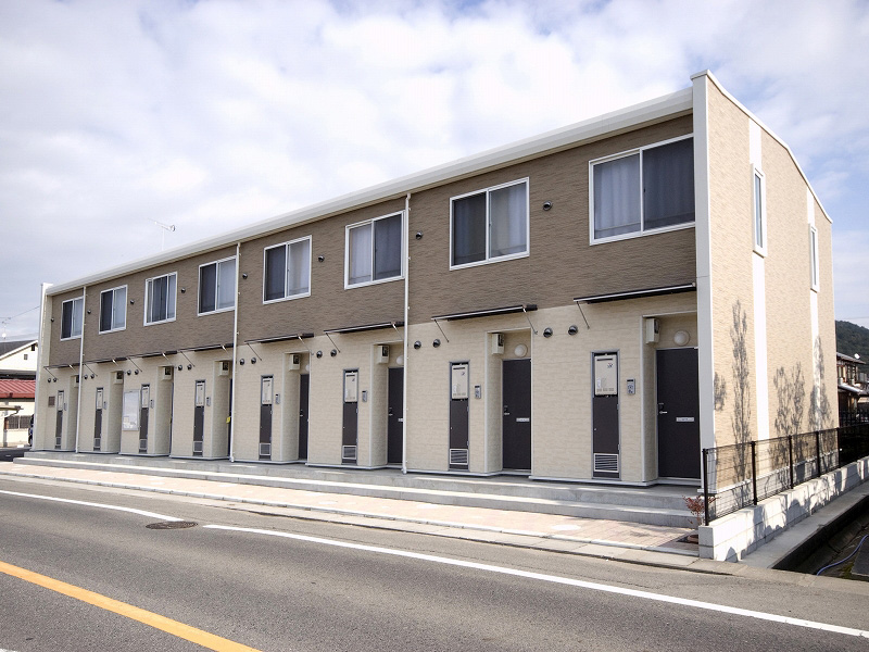 安土駅より徒歩14分 築17年8ヶ月 2階建の賃貸物件