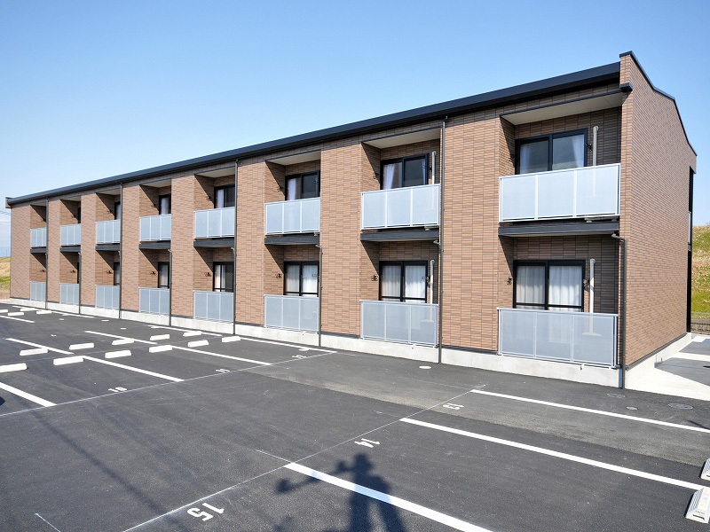 津駅よりバス25分 築17年1ヶ月 2階建の賃貸物件