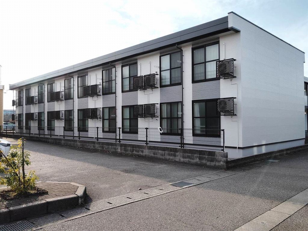 レオパレスファミーユ砺波の賃貸物件