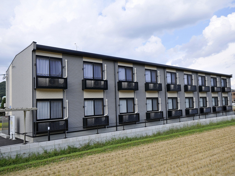 林野駅よりバス7分 築16年2ヶ月 2階建の賃貸物件