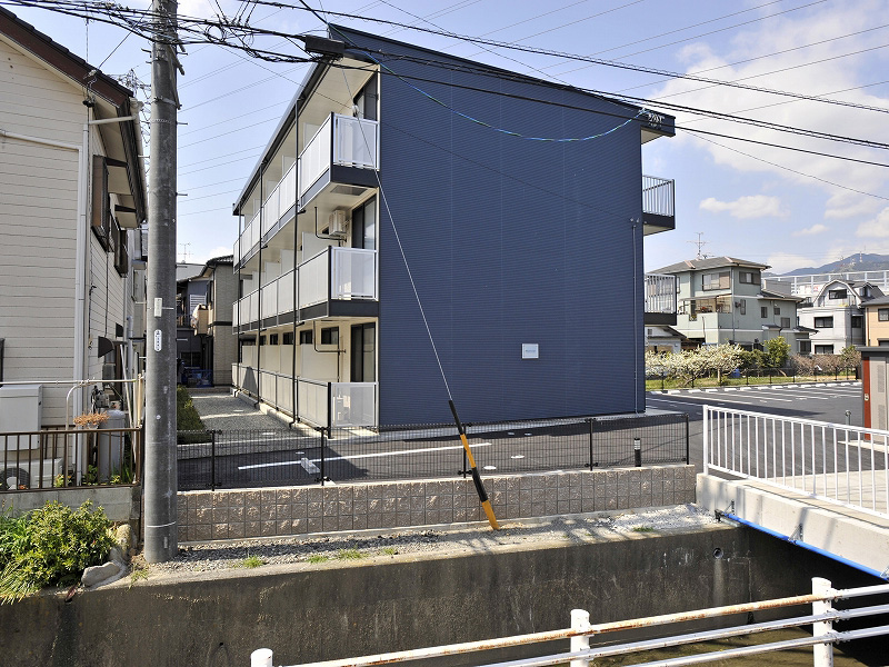 レオパレスダウンフィールドの賃貸物件