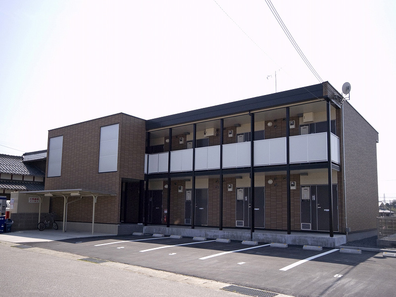 豊郷駅より徒歩8分 築16年7ヶ月 2階建の賃貸物件